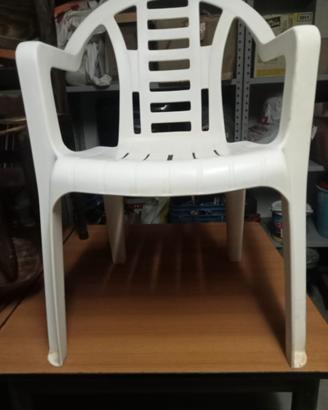 SEDIA BIANCA IN RESINA BIANCA