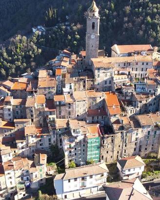 2 LOCALI A CASTEL VITTORIO