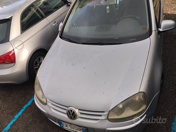 Volkswagen Golf V 1.6 FSI – ricambi  o riparazione