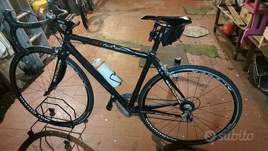 bici da corsa tutta in carbonio 