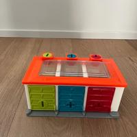 Garage per macchinine (gioco per bambini)