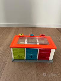 Garage per macchinine (gioco per bambini)