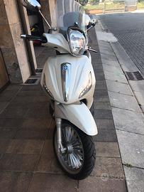 Beverly 300 ie