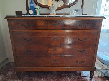 cassettone  in legno di noce