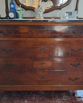 cassettone  in legno di noce