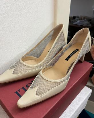 Heels B.M
