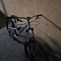 mtb bici scott voltage freeride downhill