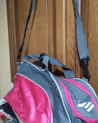 borsoni 2 a 10 euro uno e borsoni da calcetto 10 m