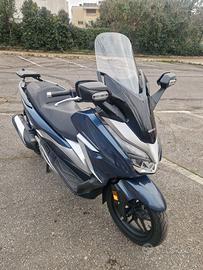 Scooter Honda Forza 300