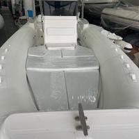 Gommone predator 680