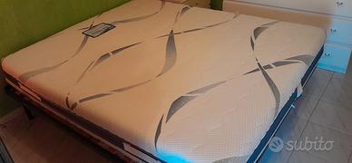 Rete matrimoniale e materasso in memory