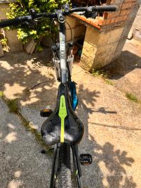 Mountain bike rockrider 500