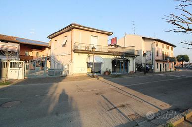 NEGOZIO A MAZZANO