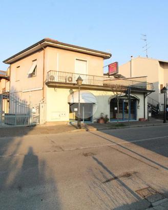 NEGOZIO A MAZZANO