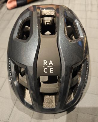 Casco monopattino e mountain bike