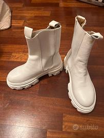 Stivaletti bianchi