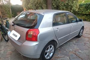  Toyota Corolla a