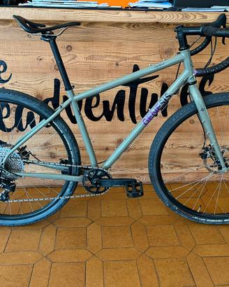 BICI GRAVEL GENESIS