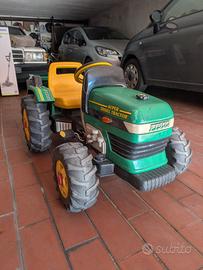 Trattore a pedali bambino