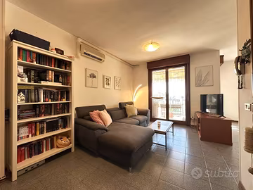 Appartamento di 108 m² con 4 locali e box auto a V