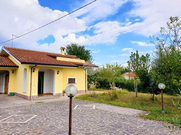 CASA INDIPENDENTE A RIPI