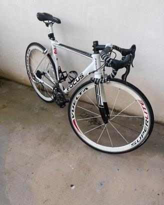 Bici da corsa FOCUS