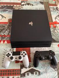 Playstation 4 Pro con hard disk da 2TB e 2 Joypad