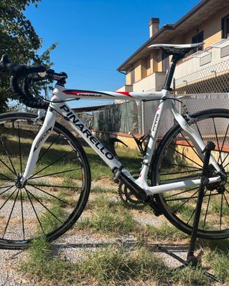 Bici da corsa Pinarello Paris in carbonio