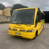 Scuolabus vari da 41 a 28 posti