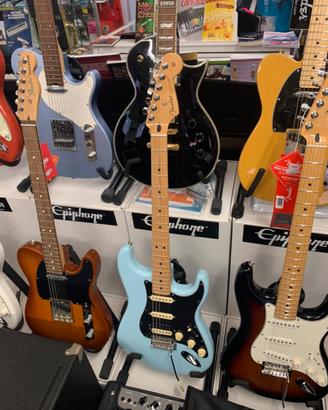 Fender stratocaster (nuova)