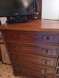 cassettiera con cinque cassetti