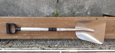 Pala da neve pieghevole Ofas