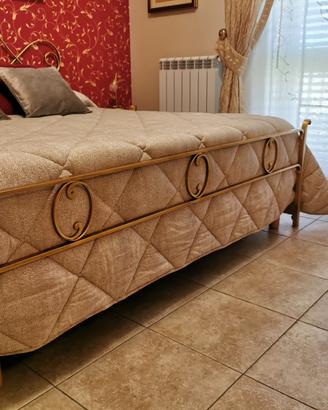 Letto matrimoniale con branda