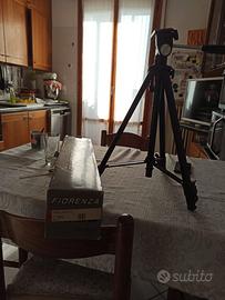 treppiede per macchina fotografica