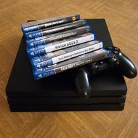 PlayStation 4 Pro + Controller + 6 Giochi