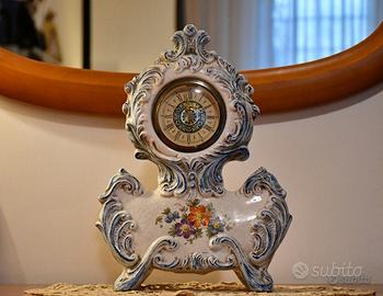 Orologio da tavolo in ceramica artistica toscana