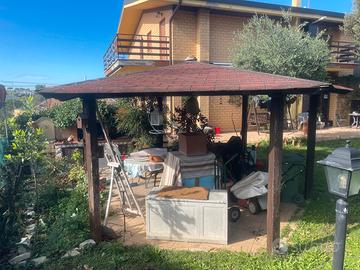 Gazebo esagonale in legno