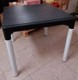MAGIS TAVOLO QUADRATO APRIBILE
