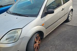 Ford fiesta 1.2 benzina 2004