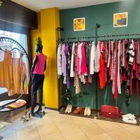 Arredamento negozio completo