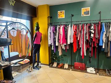 Arredamento negozio completo