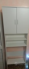 Scaffale bagno con ante