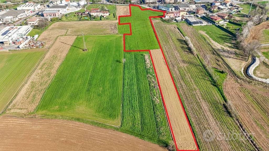 Terreno di 13200 m² a Barzana - Altro