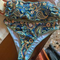 Bikini a stampa fantasia regolabile