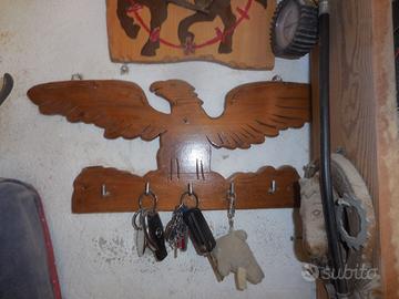 Aquila in legno porta chiavi