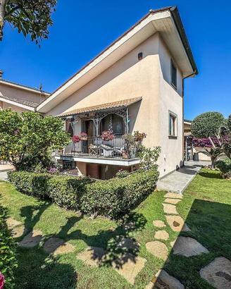 Villa di 140 m² con 5 locali a Roma
