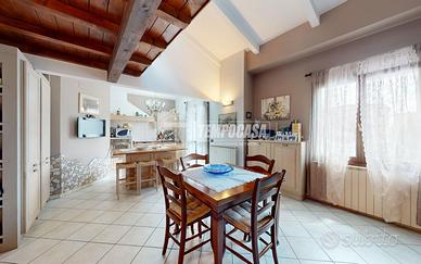 Duplex con 3 camere e due bagni in zona Osteriola