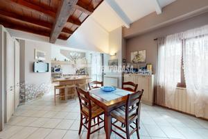 Duplex con 3 camere e due bagni in zona Osteriola