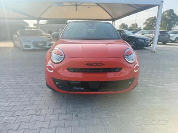 Fiat 600 Hybrid 110 CV DCT MHEV Sport Edizione Mil