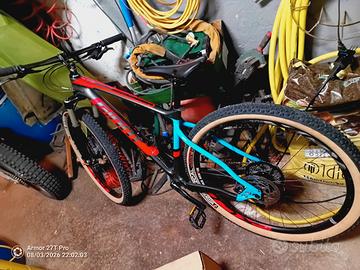 Bicicletta  muscolare  MTB Giant xtc 29